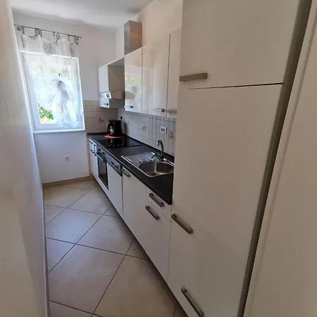 50m Vom Entfernt- Fuer 5 Personen By Interhome Dramalj