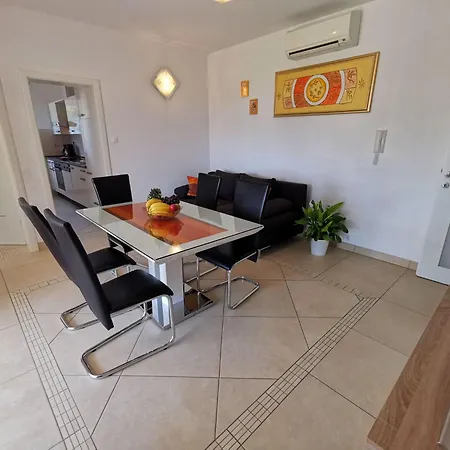 Διαμέρισμα 50m Vom Entfernt- Fuer 5 Personen By Interhome Dramalj