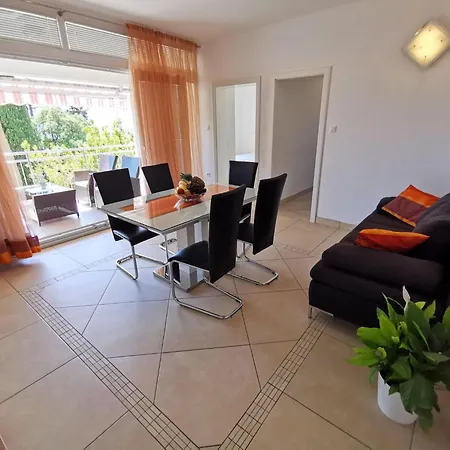 50m Vom Entfernt- Fuer 5 Personen By Interhome