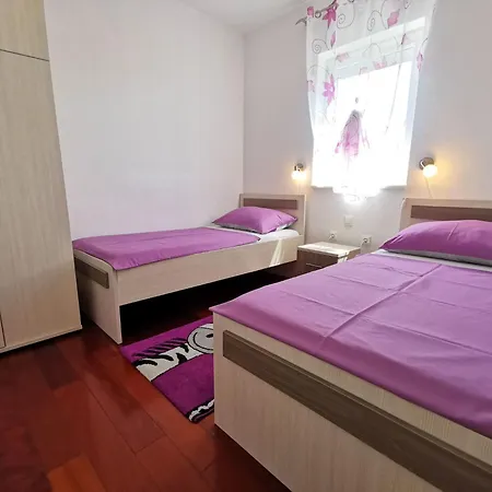 50m Vom Entfernt- Fuer 5 Personen By Interhome Apartment