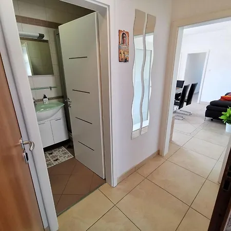 50m Vom Entfernt- Fuer 5 Personen By Interhome *